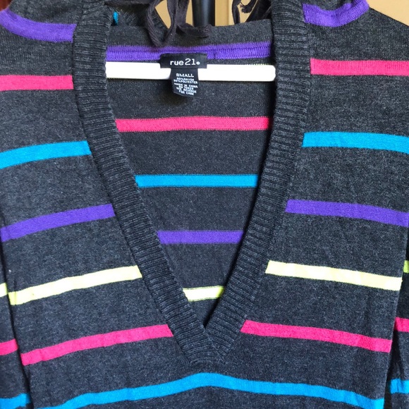 Rue 21 sweater - Picture 3 of 4